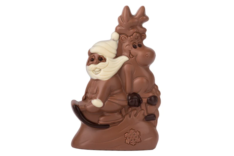 Weihnachtsmann und Elch auf Schlitten Klaus & Rudolf, 200g Edelvollmilch, dekoriert mit weißer und Zartbitterschokolae