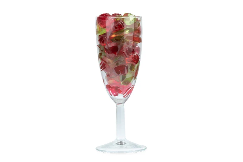 Sektglas gefüllt mit Fruchtgummi Rosen, 150g