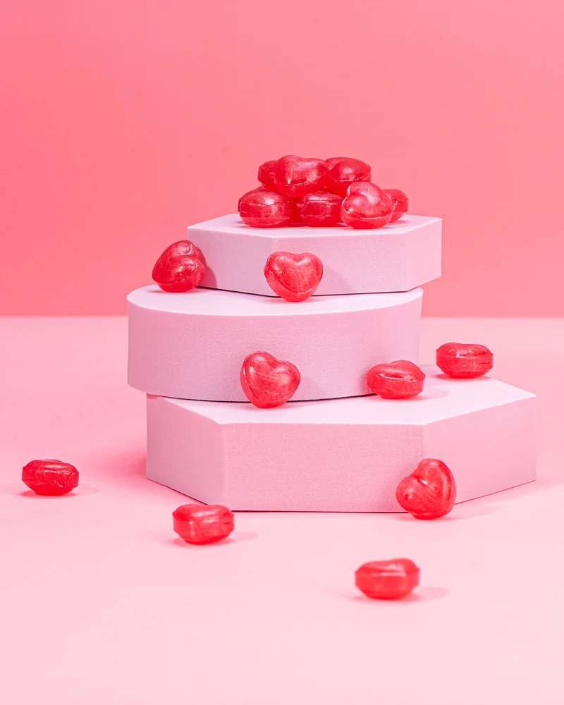 Herzbonbons Kirsche, einzeln verpackt im Flowpack