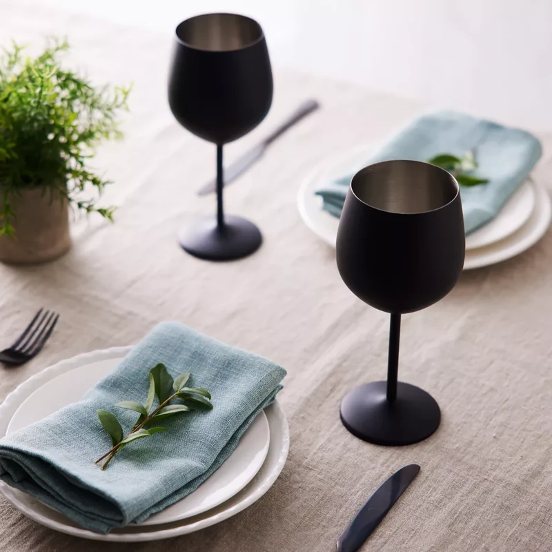 Geschenkkarton mit 4 Weingläsern, 540 ml - bruchsicheres Gläserset aus mattiertem Edelstahl Schwarz oder Gold