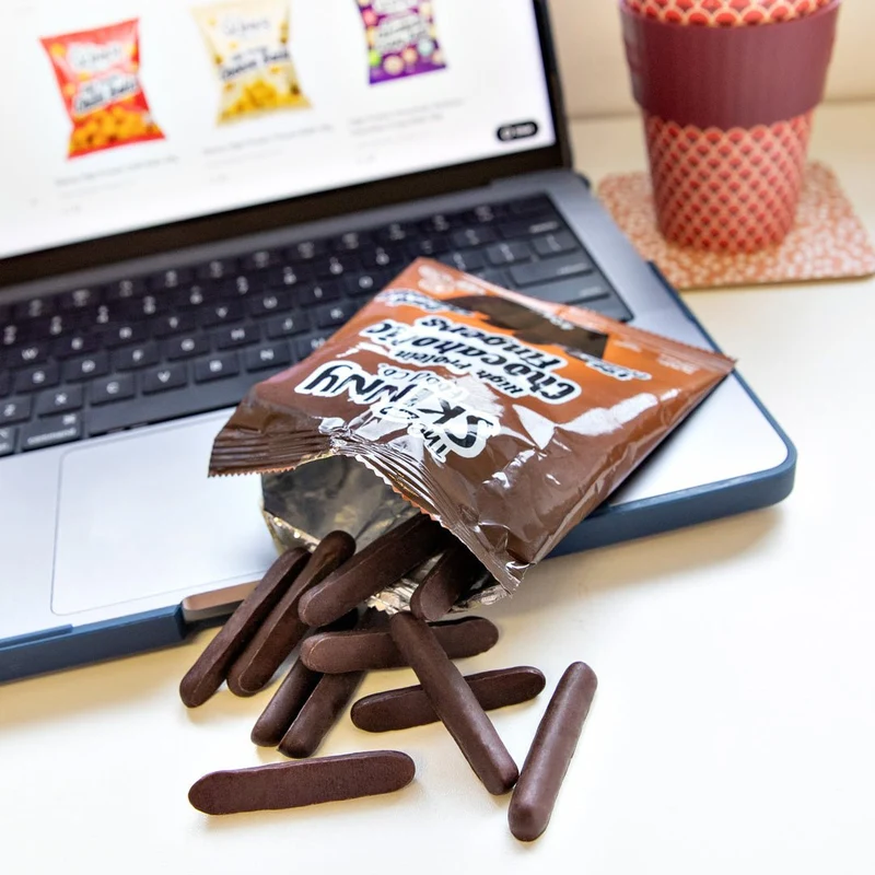 Skinny High Protein Chocaholic Dark Hasselnut Chocolate Fingers 40g
